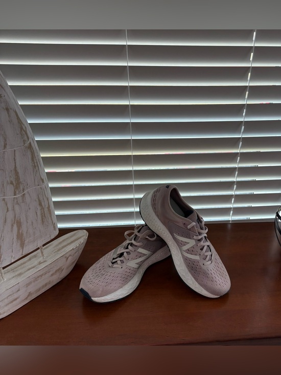 New Balance Shoes - New Balance Women’s Fresh Foam 1080v9 Sneakers. Size 10